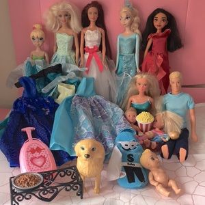 🆑🫧 CLEARANCE!🏷️ Lot of Assorted Dolls and Accessories Preloved Toys
